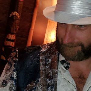 Meet your Posher, Tank